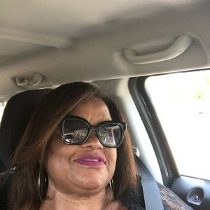 Meet your Posher, Brenda